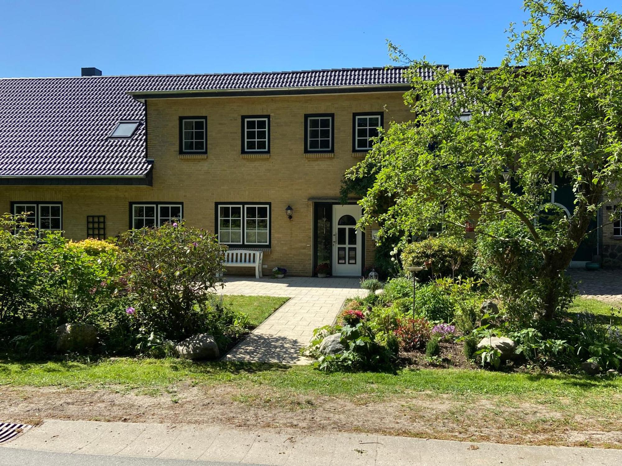 Ferienwohnung Reitanlage Baerenz Selk Екстер'єр фото